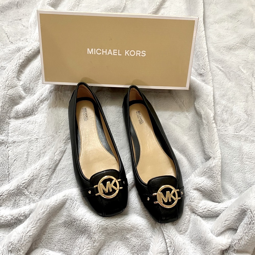 SOLDMichael Kors flats 9.5